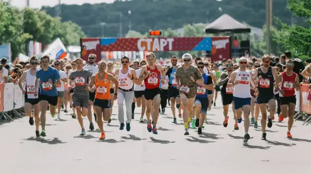 В Москве прошёл Красочный забег