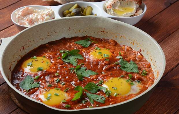 Три вкусных завтрака для зимних каникул: в главной роли куриные яйца