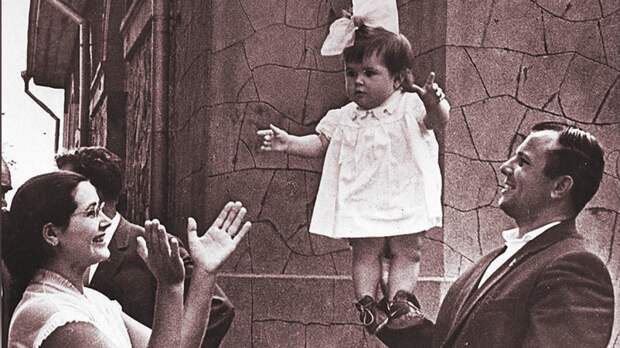 Портрет Гагарина разместили на самой высокой башне мира в Дубае