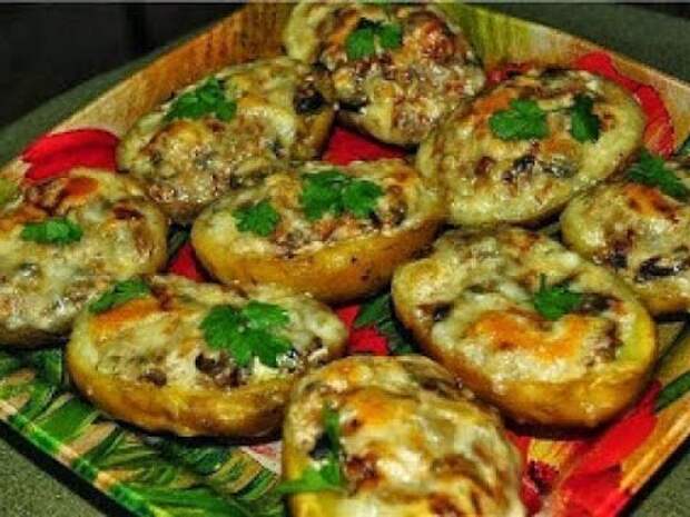 Картофельные лодочки с грибами на ужин