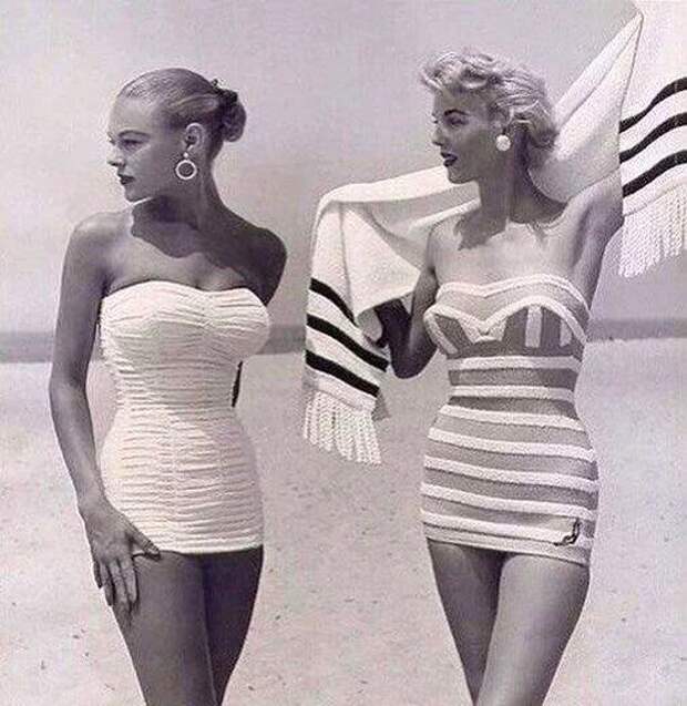 Купальники 1954 года. Сейчас это называется платьем.