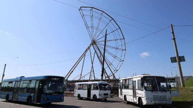 Колесо обозрения на площади Баварина в Барнауле / Фото: amic.ru