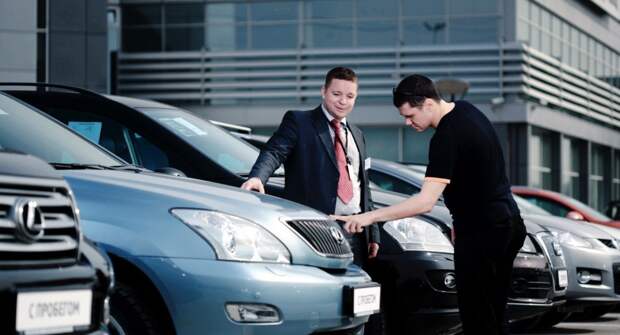 Только 19% россиян рассматривают покупку подержанного автомобиля из-за рубежа