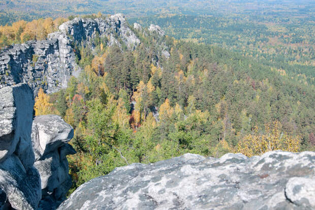В Челябинской области спасли мужчину, который упал со скалы во время похода