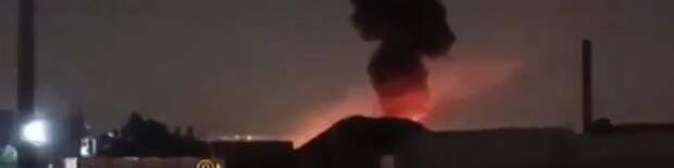 Горит американская база Виктория неподалеку от Багдадского аэропорта https://t.me/webmoney_dn/316146Video: Видео от Донецкая группа новостей|Донецк.ДН...