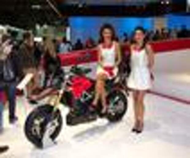 Самые красивые и сексуальные модели миланского мотошоу EICMA-2012