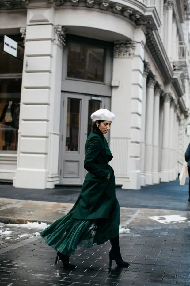 10 примеров как носить зеленое пальто, чтобы выглядеть ярко и оригинально