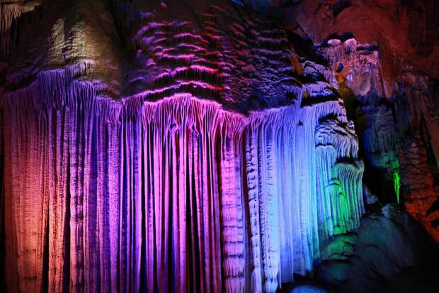 Пещера Тростниковой флейты: невероятно красивое подземелье, вызывающее восхищение