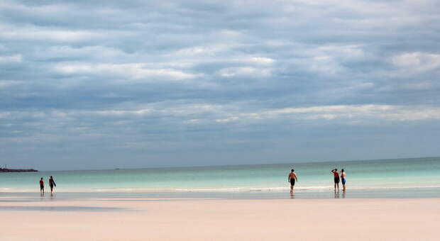 Пляж Кейбл Бич (Cable Beach). Австралия