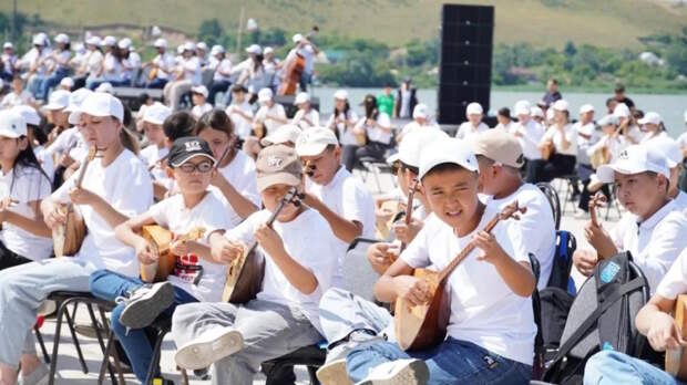 Двойной праздник: в воскресенье в Казахстане отметили День Астаны и День домбры