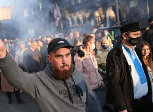 Стало известно о пострадавших в ходе потасовки у офиса Зеленского