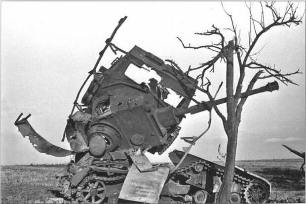 Немецкий танк PzKpfw 4 до и после взрыва боекомплекта. #Фотографии, #история, #факты, .война