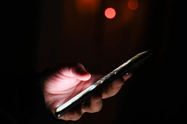 Мошенники стали превращать телефоны россиян в свои банковские карты