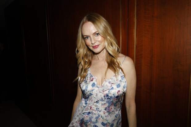 С бала на бал: Кейт Бекинсейл, Хизер Грэм и Зои Дешанель