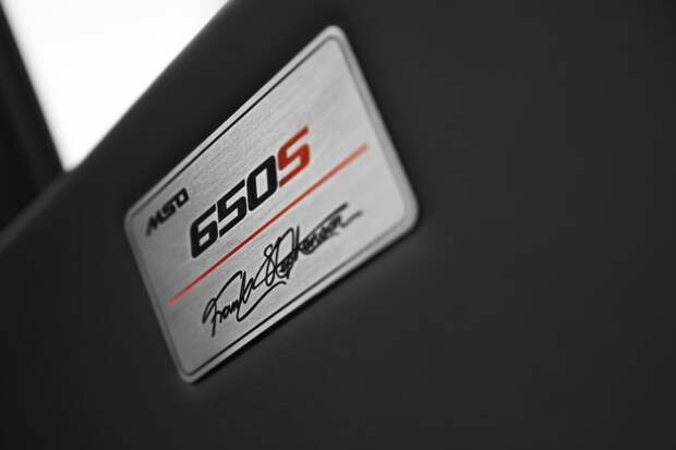 A Frank Stephenson signed plaque accompanies every bespoke 650S McLaren