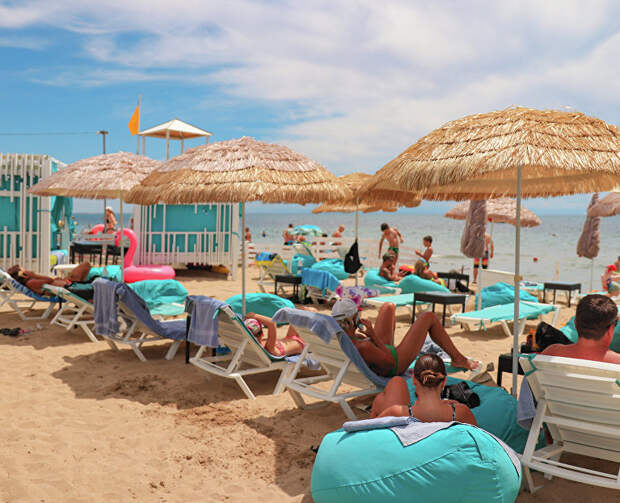Оздоровление и пляжный отдых: ради чего туристы едут в Крым