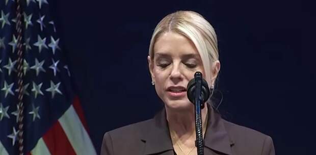 Чистки в администрации США: Трамп уволил генпрокурора Пэм Бонди