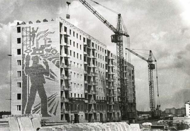 Почему в советских панельных домах было ровно по 9 этажей?