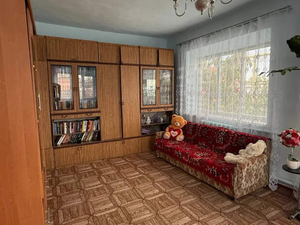 Подушки на диване вышли из моды: чем европейцы заменили главный символ уюта — и почему это гениально