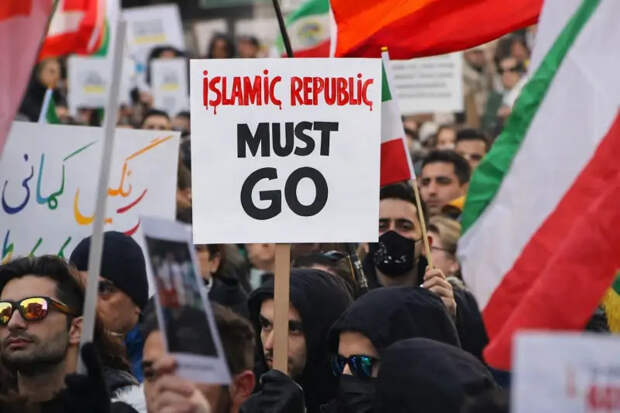 Почему Трампу не суждено посадить в Тегеран нового шаха