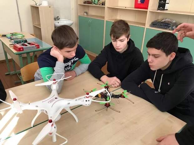 Генерал ВСУ потребовал для украинских школ российские учебники