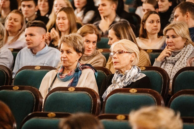 Живой диалог: В Тверском театре кукол прошла встреча с актером Антоном Шагиным
