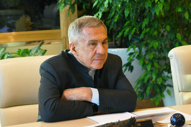 Минниханов: «В Казани остаются проблемы со снегом на крышах и наледью»