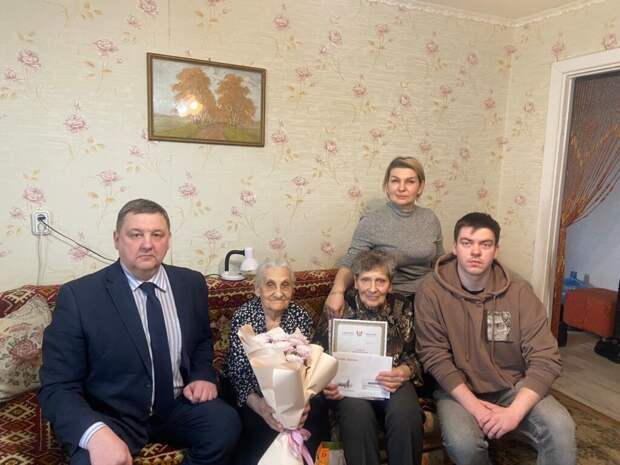 Смолянка Зинаида Фисенко отметила 100-летний юбилей