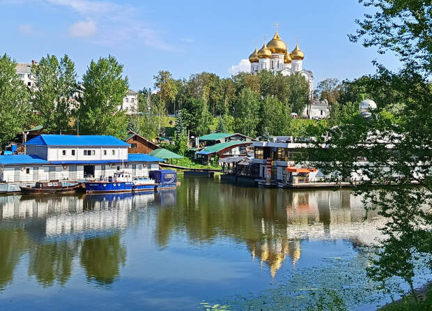 На реке Которосль, вид с моста