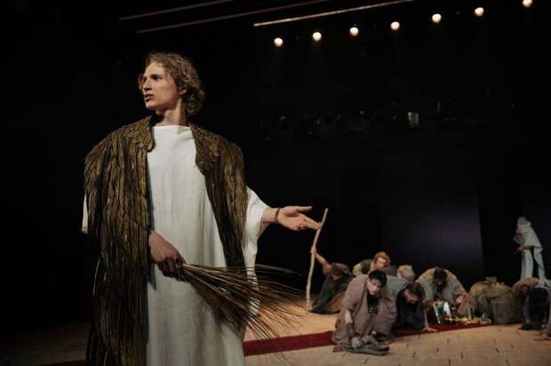 В Театре им. Вахтангова состоялась премьера по роману Томаса Манна