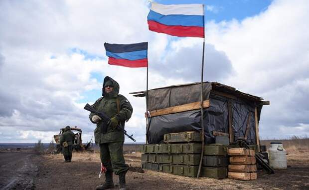 Пока Зеленский цепляется за Донбасс, он действует на стороне России