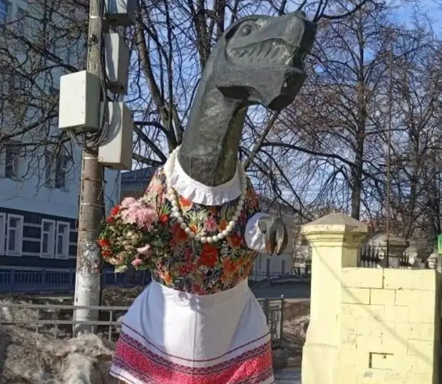 Тульскую тещу нарядили к Международному женскому дню