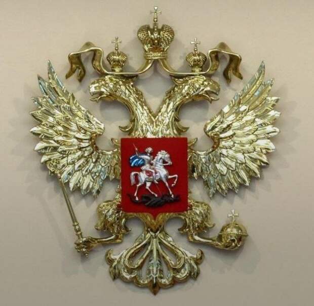 Владимир Путин подписал закон о крестах на гербе России