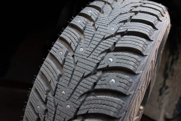 Автодор призвал водителей не торопиться со сменой зимней резины на летнюю