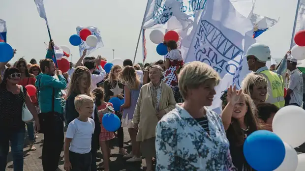 Романтика под солнцем: в прокат выходит комедия «Крымский мост. Сделано с любовью!»