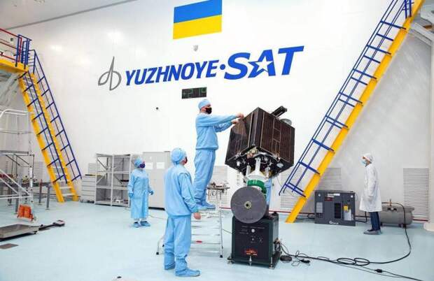 «Космический мусор» за миллионы долларов: О чем говорит запуск украинского спутника «Сич»