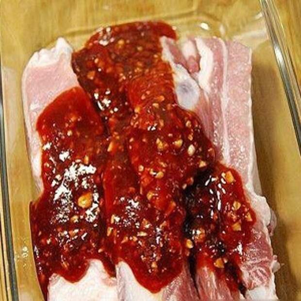 Медовые ребрышки с чесноком Медовые ребрышки с чесноком