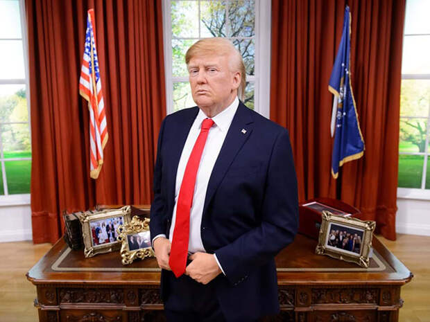 Восковая копия Дональда Трампа в музее мадам Тюссо.
