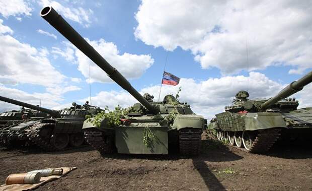 Танки Народной милиции ДНР на передовой линии соприкосновения ДНР с Украиной Британские читатели: Черчилль был прав, говоря о русском медведе