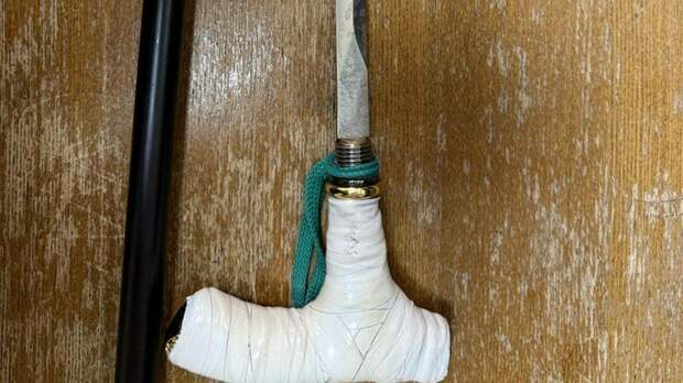 Россиянка заявилась в суд с тайным клинком в трости