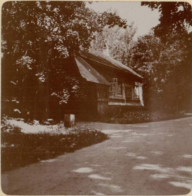 Гостевой домик в псевдорусском стиле. Россия, село Талашкино, 1909 год.