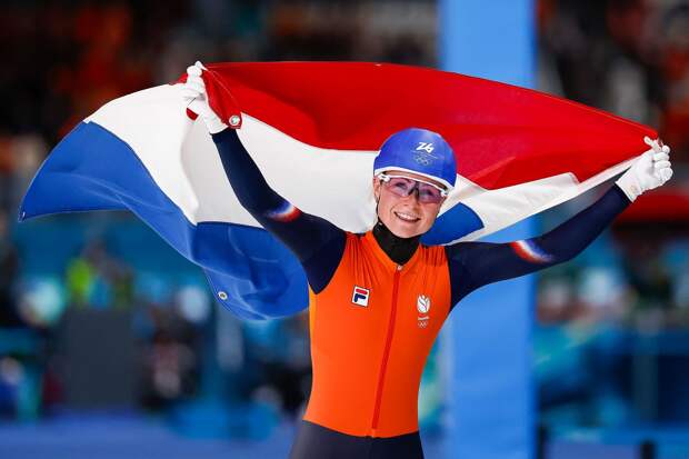 Нидерландская конькобежка Груневауд завоевала золото ОИ-2026 в масс-старте