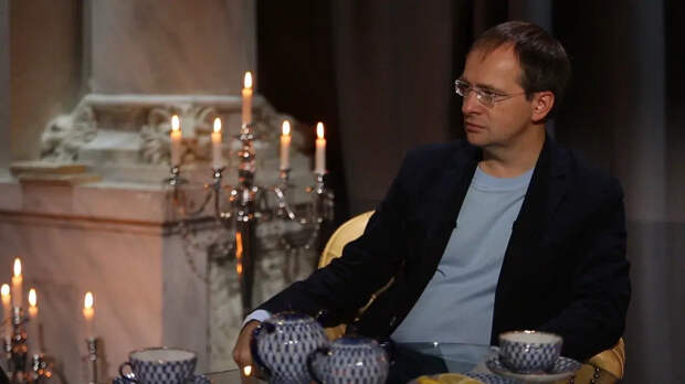 "Несерьёзный переговорщик": Макфол раскритиковал возвращение Мединского