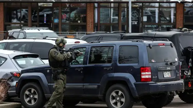 WSJ: шесть человек погибли в результате стрельбы в Колорадо