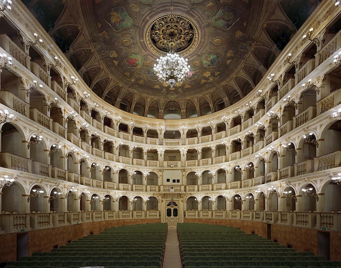 opera_theatre02.jpg