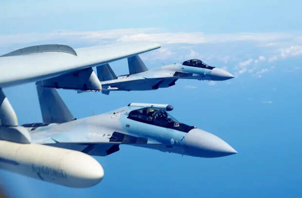 Встречи без обязательств: Cу-35C и F-16
