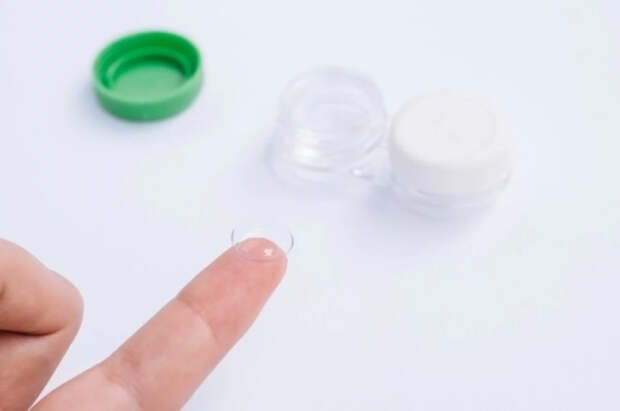 Врач Миргородская объяснила, можно ли носить контактные линзы на морозе