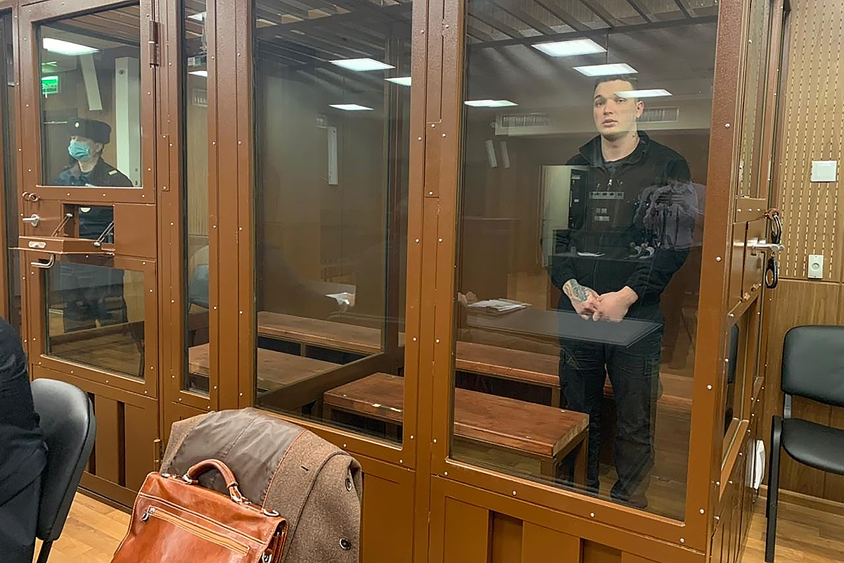 Дикарь, автогонщик, миллионер: кто такой Эдвард Бил и откуда он взялся