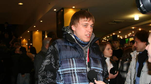 Комик Незлобин пожаловался, что стал беднее после переезда в Америку