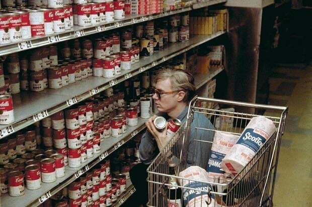 Энди Уорхол в магазине, 1964 год